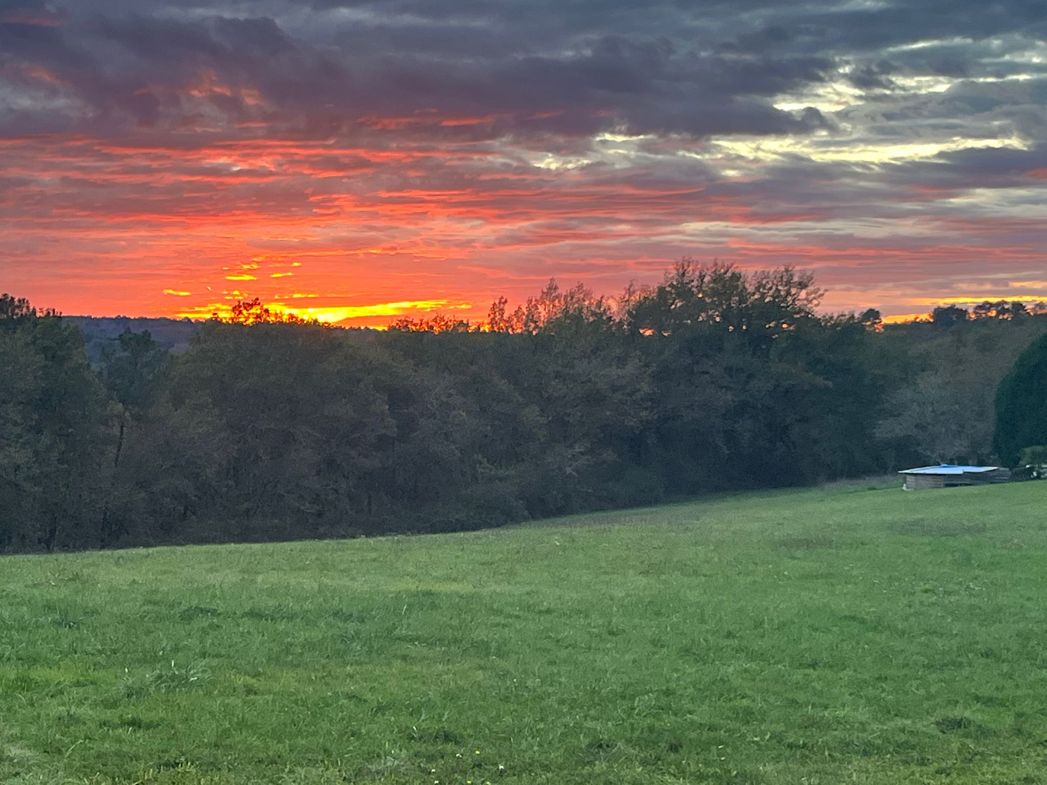 Coucher de soleil sur le Périgord