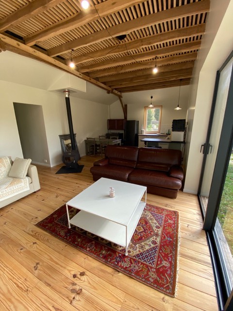 Le salon et son poêle à bois