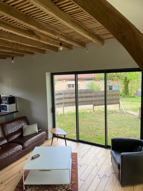 Les baies vitrées sur le jardin